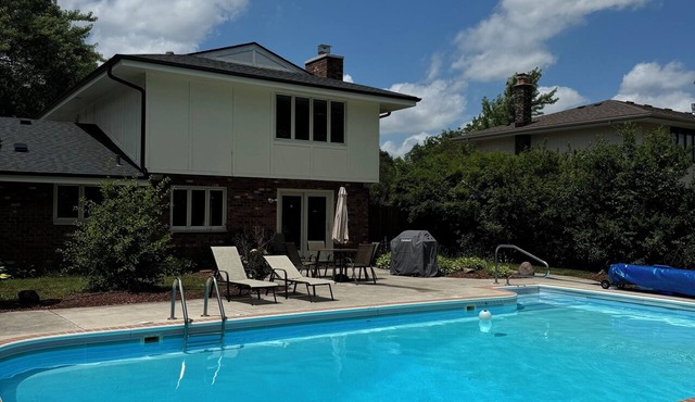 Schaumburg Pool House