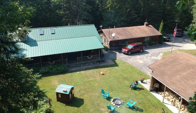 Secluded Log Cabin and Guest House Close to Mackinaw City and Mackinac Island!
