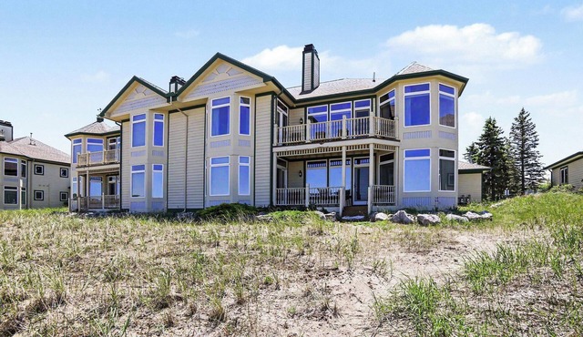 Second Floor Lake Michigan Condo with Sunset Views