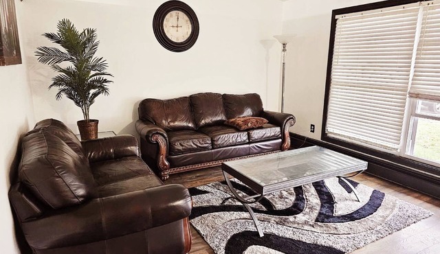 Serene Haven Retreat: Sleeps 16!