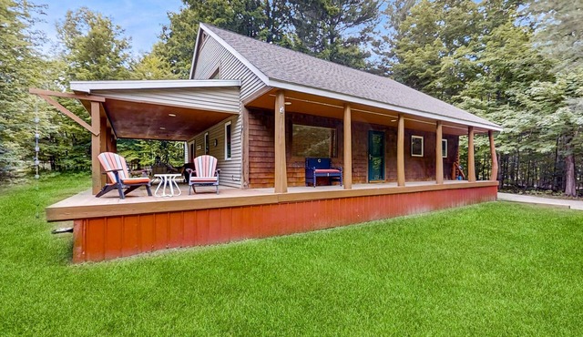 Serene Home with Fire pit, Hammock, Loft, WIFI & Private W&D