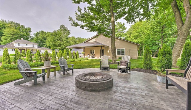 Shipshewana Guest House with Fire Pit!