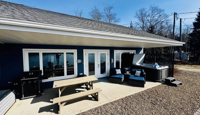 Shoreside Unit in Fox Point