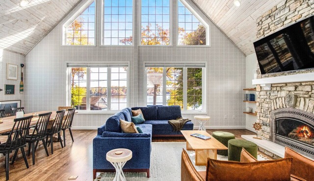 Sister Lakes 7 bedroom with Game room, Hot tub, Basketball and amazing views