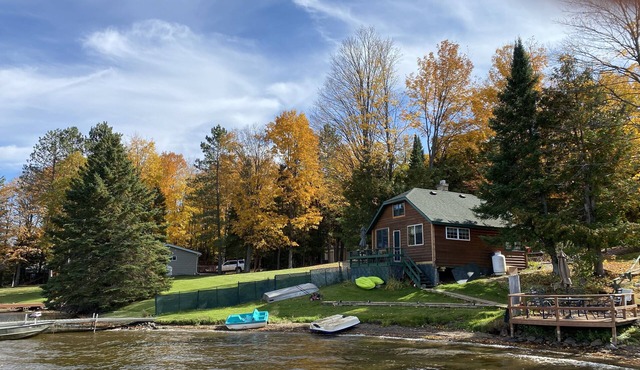 Small rustic cabin on beautiful Sunset Lake with great views of the sunsets
