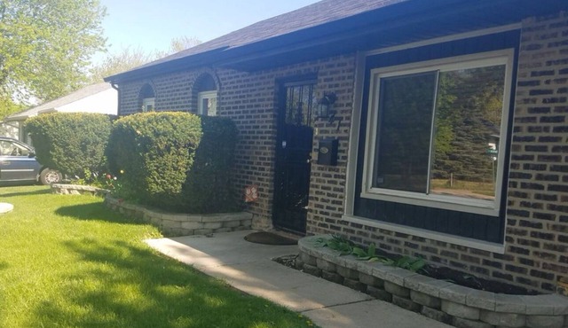 Soothing 3-bedroom house with AC in Richton Park