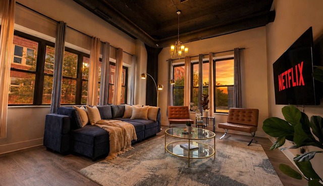 South Loop Chicago 3BR Corner Suite Near Museum Campus & Millennium Park