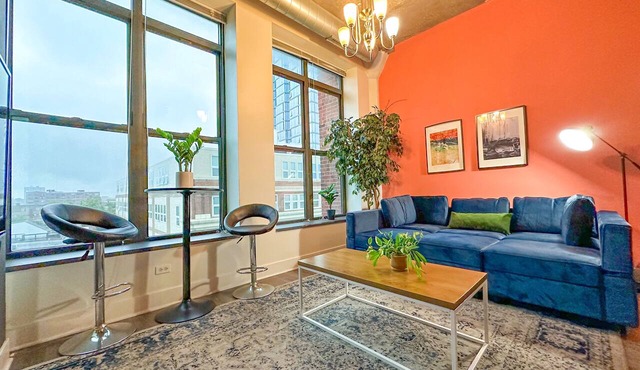 Spacious 2BR in Chicago Near McCormick Sleeps 8