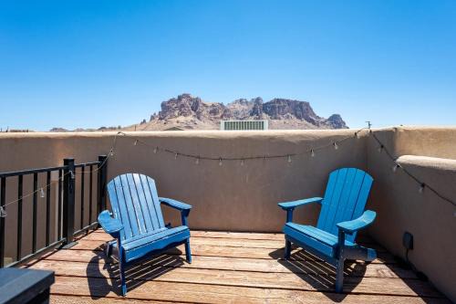 Spacious 3BR Retreat - Mountain Views in Apache Junction