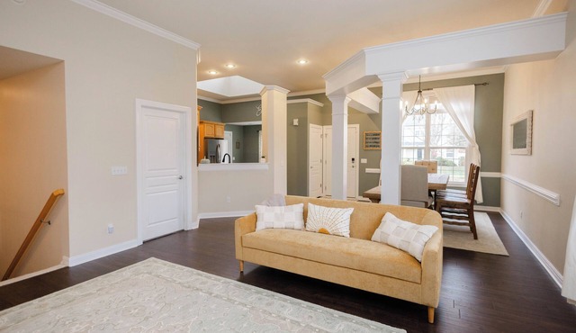 Spacious 4 Bedroom House with Hot Tub in Portage
