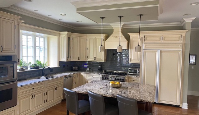 Spacious 5BR/6BA Gorgeous Home in Fabulous Northshore Chicago location!
