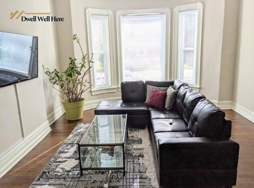 Spacious Bronzeville Apartment