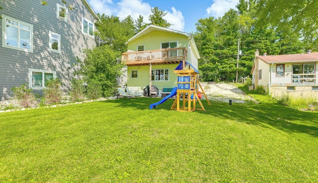 Spacious Getaway w/Boat Dock in East Troy!