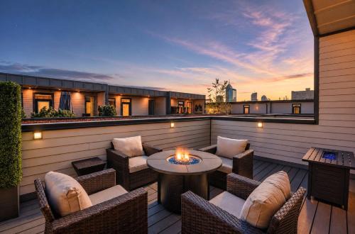 Spacious SoHo-Style Townhouse-Family Friendly