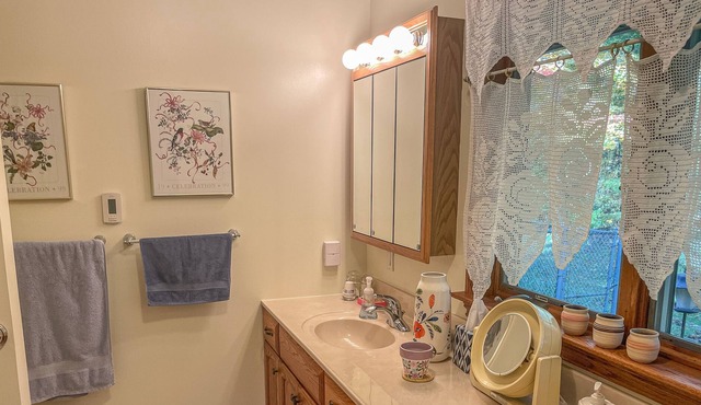 Spacious waterfront home.! Near Notre Dame, Lake Michigan,Golf Courses ,Wineries