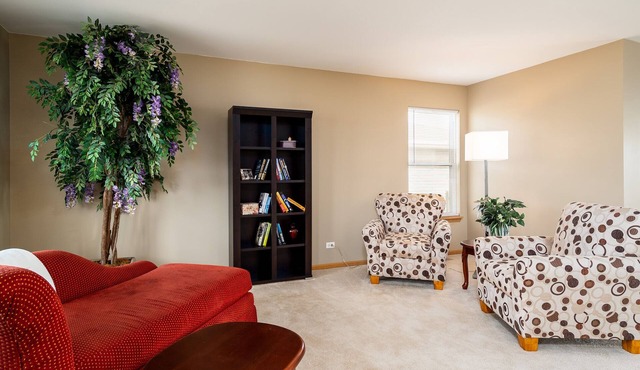 *Special Pricing*Business Friendly Newer House!