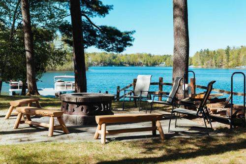 Spider Lakefront Balcony-Scenic views-Ice Fishing!