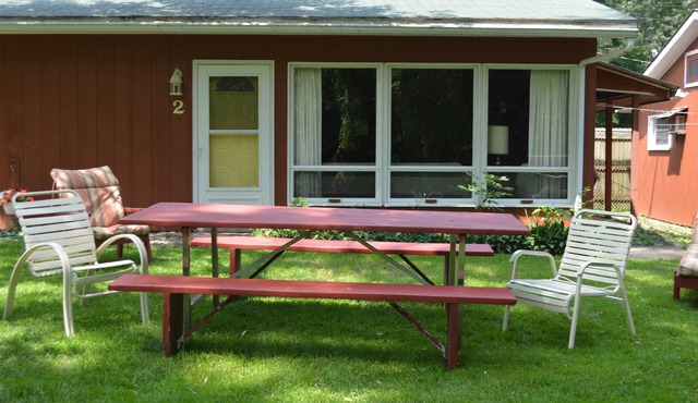 SPRING & FALL DISCOUNT! One Bedroom Cottage with Private Beach!