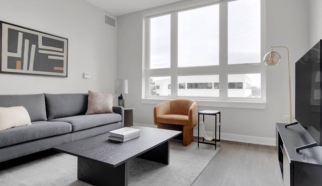 Stellar Arlington Heights 2BR w/ Gym & Dog Spa, near Metro, by Blueground