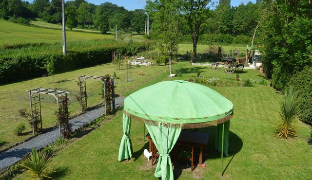 Step back in time at our 1930s/40s decorated 18th Century home in Saint Clair sur l'Elle