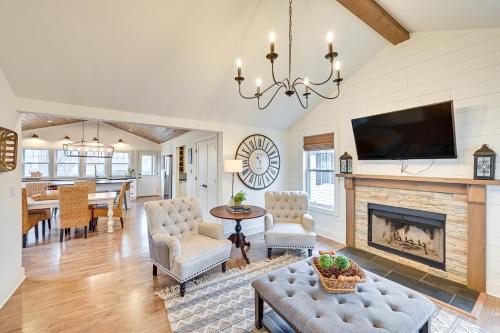 Steps to Elm St: Gorgeous Double-Lot Getaway