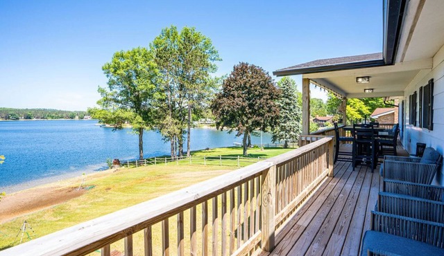 Stone Ledge Lake Getaway