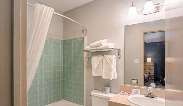 Studio Available in Clinton, IA in Clinton