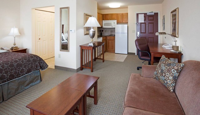 Studio Close to the Airport! | Free Breakfast + Indoor Pool + Hot Tub
