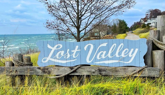 Stunning Lake Michigan Home/Montague MI/Directly on Water/Low Bluff/Great Views