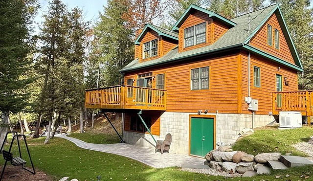 Sturgeon Riverfront Cedar Cabin