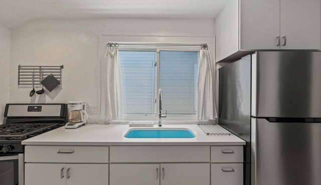 Stylish Apt in Walker's Point