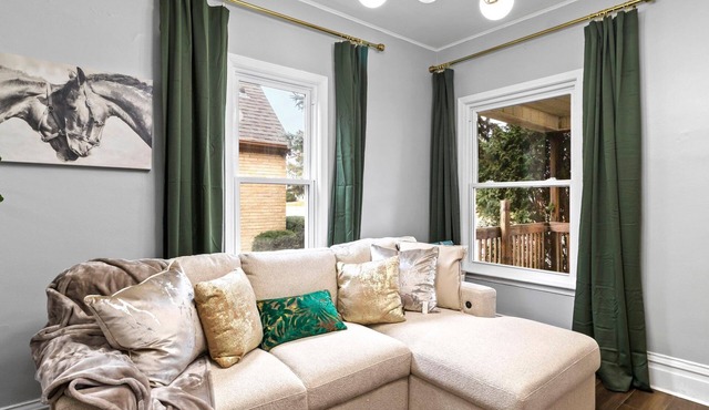 Stylish Gem With Fun Hidden Door, Centrally Located to Milwaukees Attractions