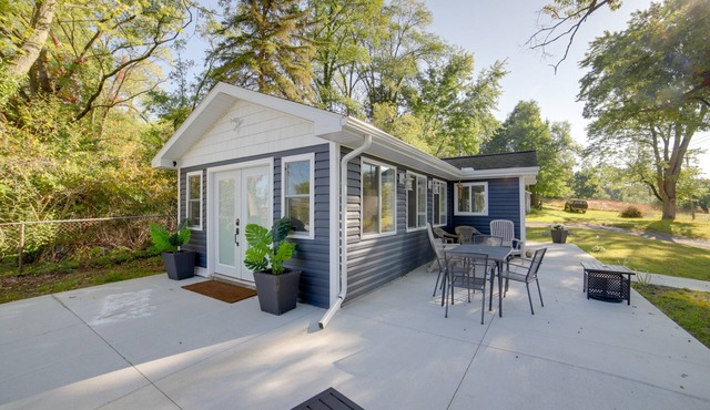 Stylish Grass Lake Retreat - Steps to Park!