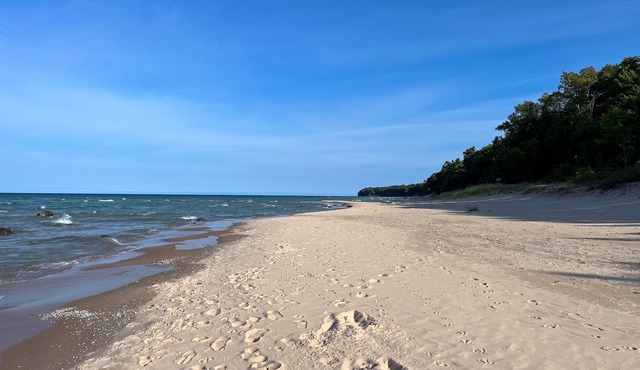 Sunset Landing - Private Sandy Beach, Lamkin Drive 3 BD, 2 BATH (Sleeps 6)