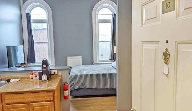 Tanner Bldg Apt 10 - Studio (Downtown)
