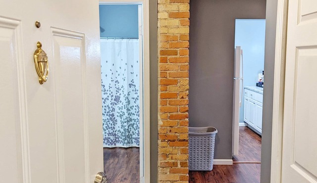 Tanner Bldg Apt 11 - 2 bedroom (Downtown)