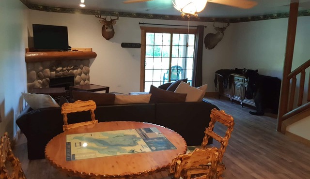 The Bear Den Peaceful and Comfortable Animal and Hummingbird Viewing