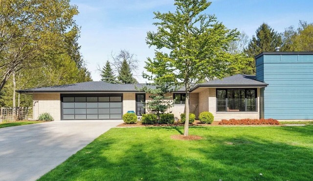 The Blue Moon — Mid-century modern near the shore