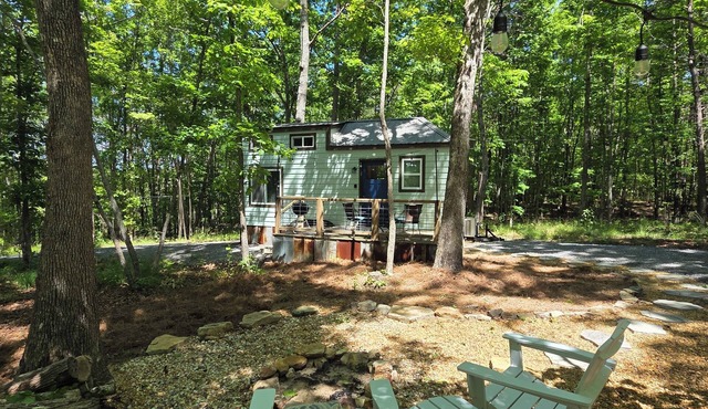 The Campfire Cottage-Cozy, Secluded Tiny Home in Mentone, AL