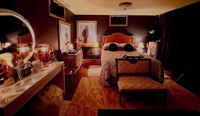 The EarthHouse ~ Wall-to-wall unique style, Luxury Linens and Amazing Comfort