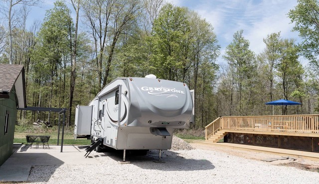 The Grand Riverhouse & Camper