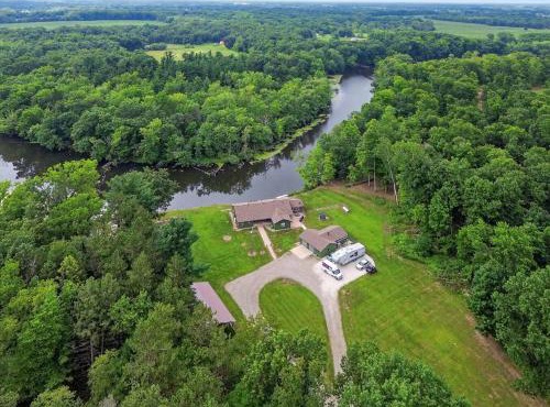 The Grand RiverHouse & Bunkhouse & Camper