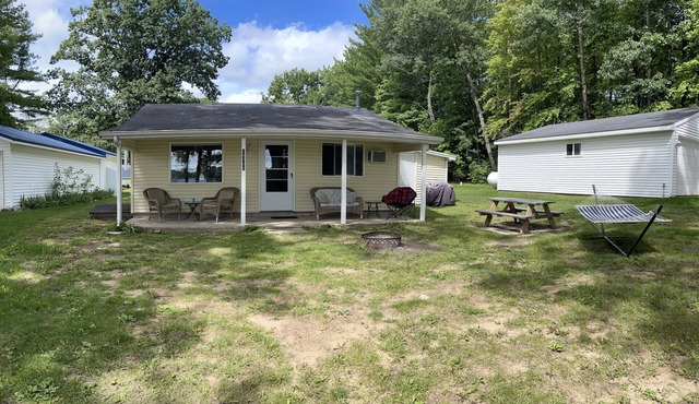 The Hidden Gem - a tranquil relaxing Lake cottage!