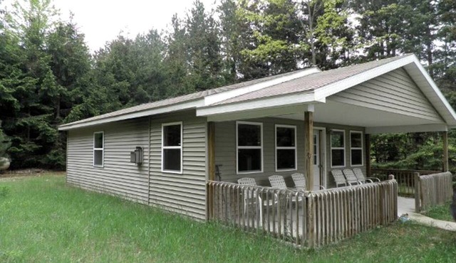 The Lazy Acorn Cabin in Boon, MI