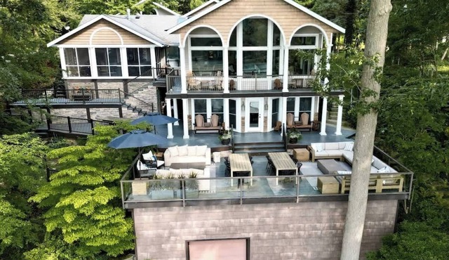 The SaugaBuck House | Riverfront | Hot Tub | Kayak
