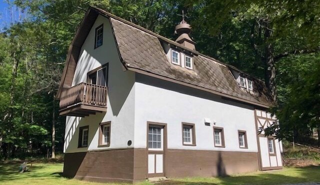 The Tudor Barn - Tudor Style Barn House. Sleeps 5!
