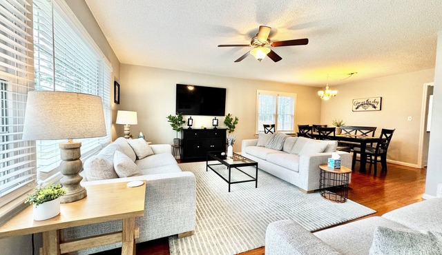 This house is a 4 bedroom(s), 2 bathrooms, located in Marion, IN.