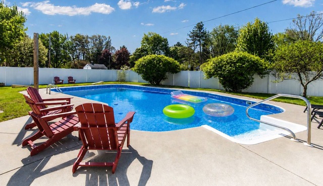 Timber & Tides : St Joseph : Beautiful Home : Pool & Game Room : Family Friendly