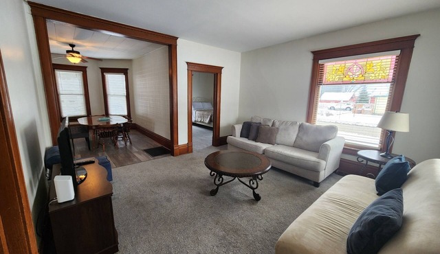 Timeless Elegance: Victorian 1890, Spacious 1st Floor Apartment.