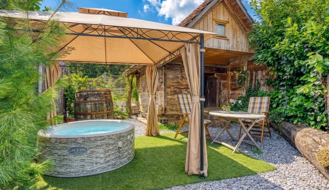 Tiny-Mini Bertl With Hot Tub, Ivančna Gorica, Slovenia in Ivančna Gorica